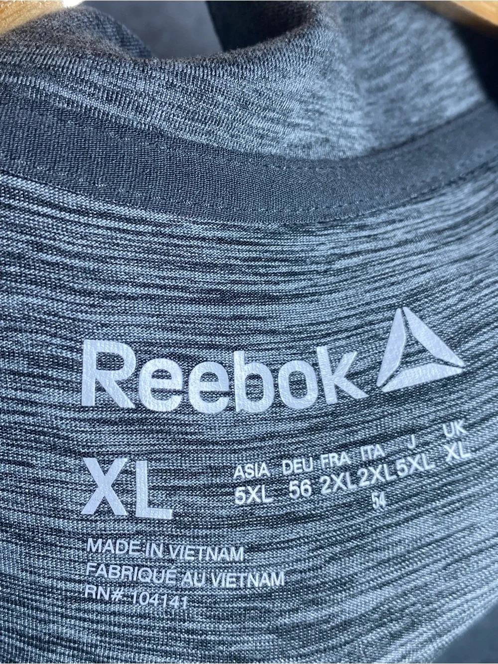 Reebok Men's Heather Gray Half-Zip Performance Top Size XL Athletic long sleeve